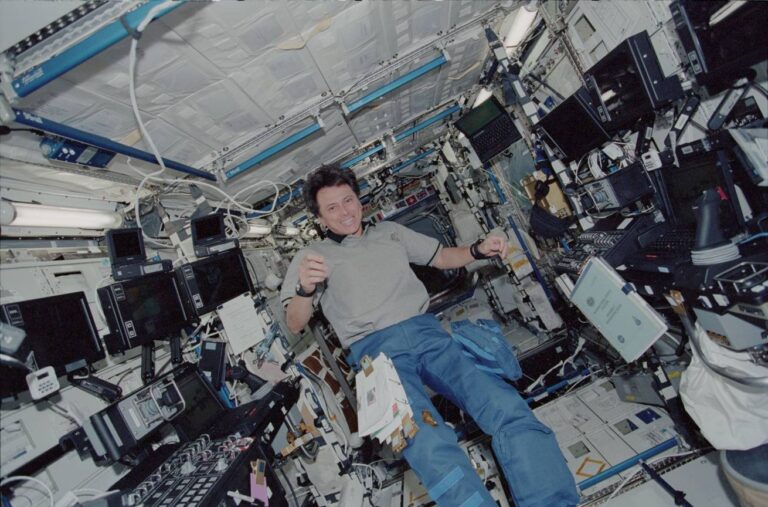 Franklin Chang Díaz, físico e astronauta costarriquenho que dá nome ao edifício-sede do CeNAT e do supercomputador Kabré - Fonte: NASA on The Commons