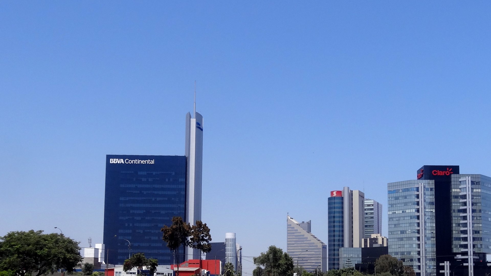 Distrito financeiro de San Isidro em Lima, polo das instituições bancárias do Peru reguladas pela SBS - Fonte: Wikimedia Commons