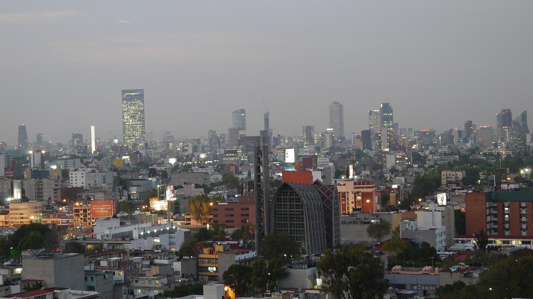 Distrito financeiro e corporativo do Paseo de la Reforma na Cidade do México, polo de startups e empresas de tecnologia - Fonte: Wikimedia Commons